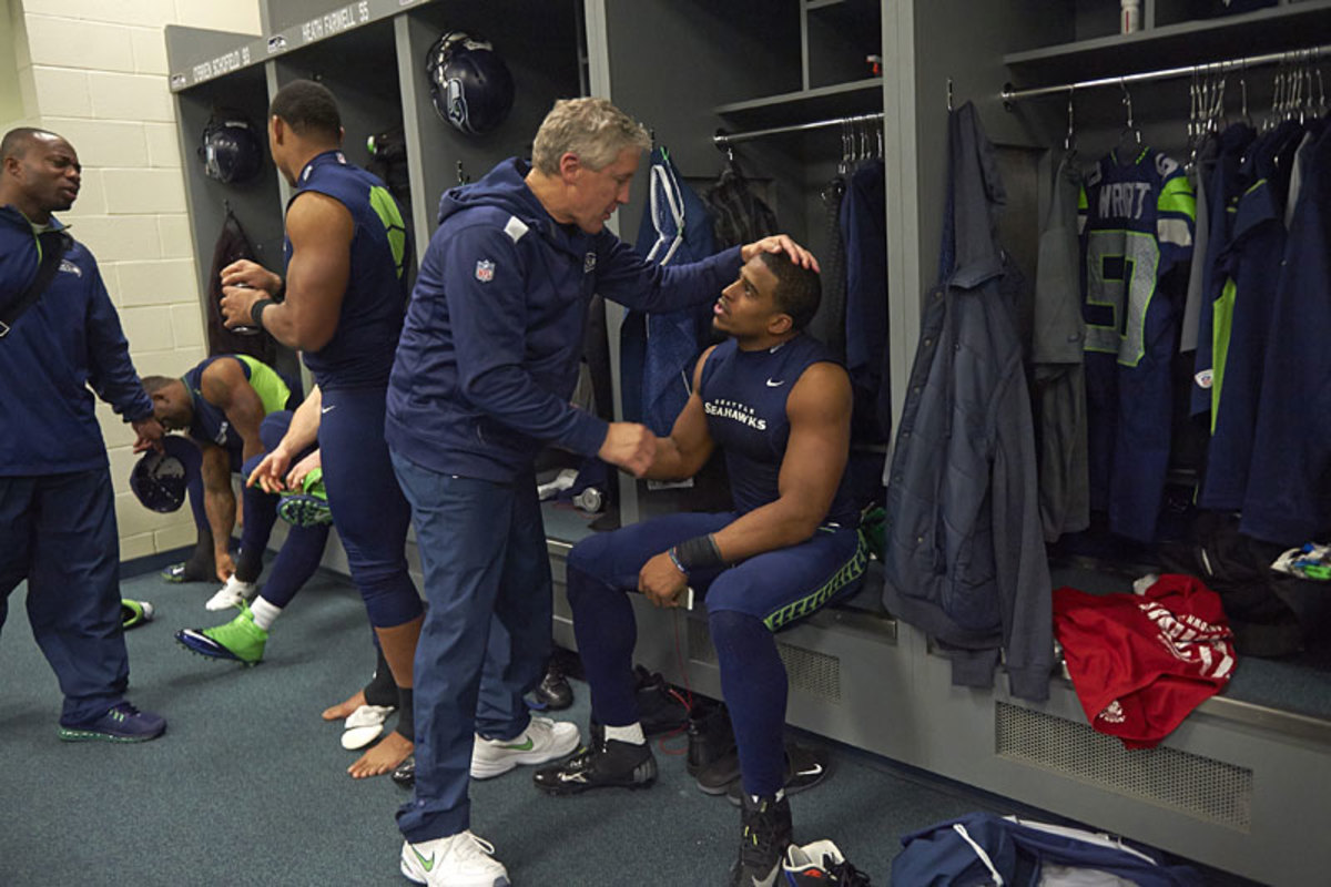 pete-carroll-robbie-wagner-rm.jpg